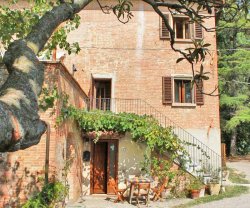 Bio B&B La Fanciullaccia, Toscana, Capannoli