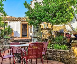 Cinco Lunas - Vegan Conscious Guesthouse, Andalucia, Zahara de la Sierra